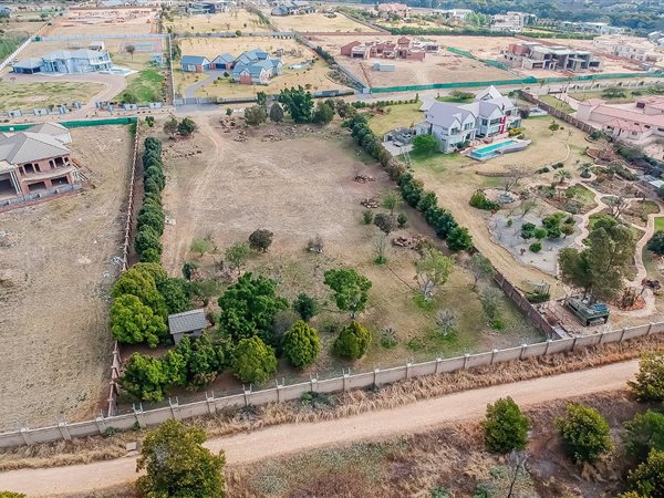 8645 m² Land available in Mooikloof Heights