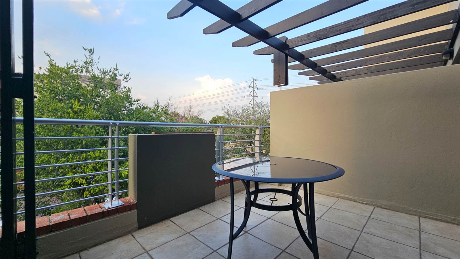 2 Bed Apartment in Lonehill photo number 10