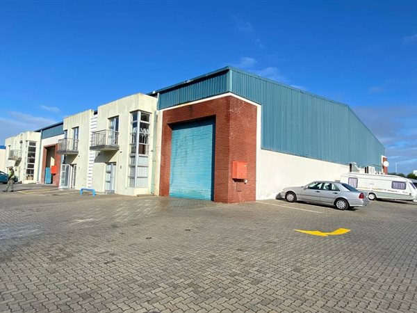 840  m² Industrial space