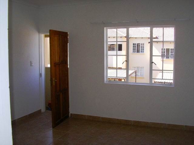 2 Bed Apartment in Elspark photo number 5