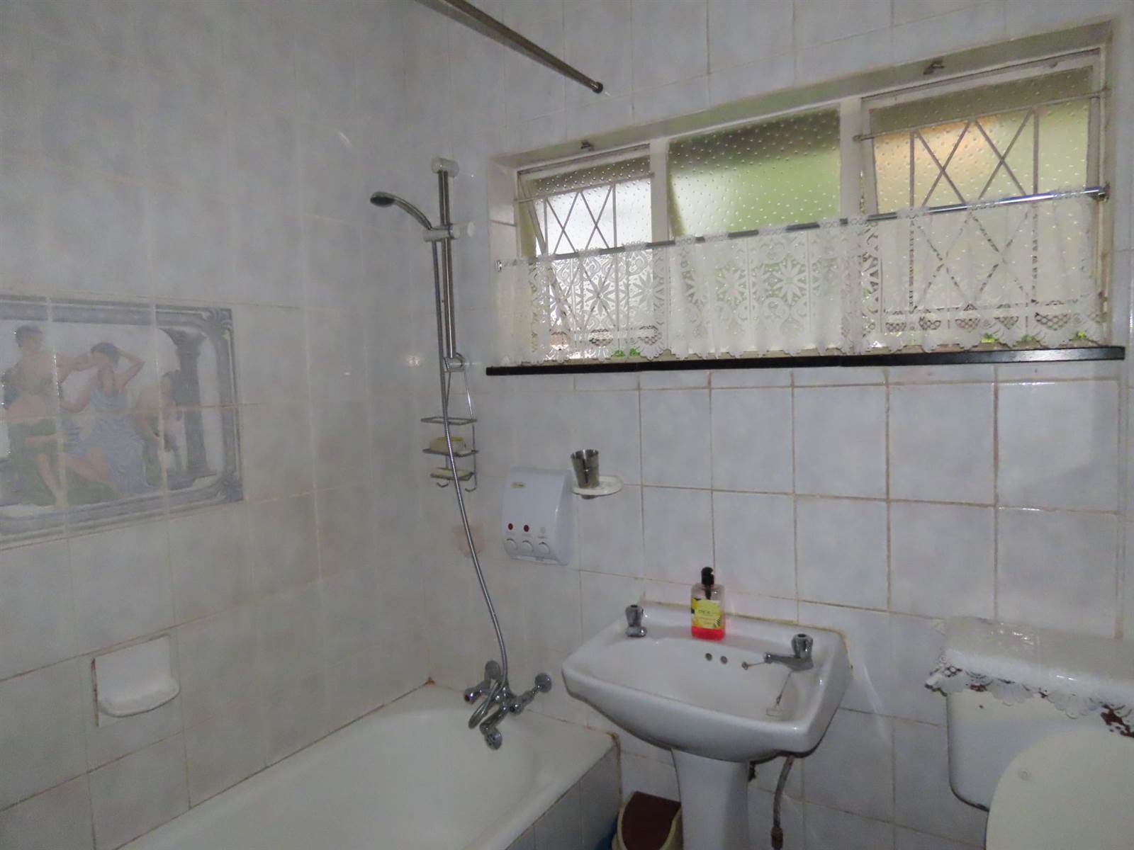 3 Bed House in Roodepoort West photo number 14
