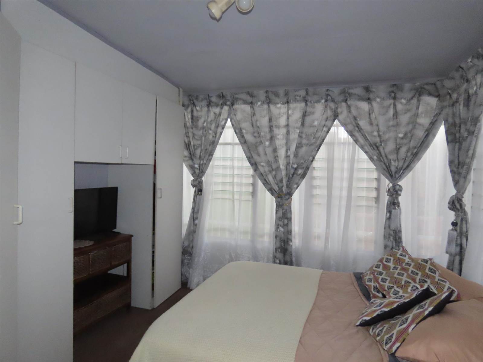 3 Bed House in Roodepoort West photo number 23