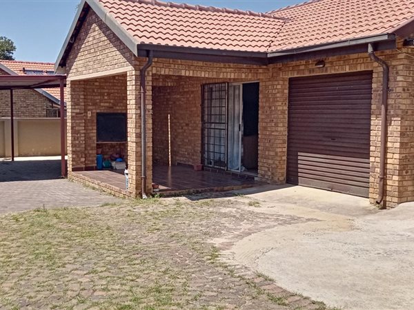 3 Bed House in Bergsig