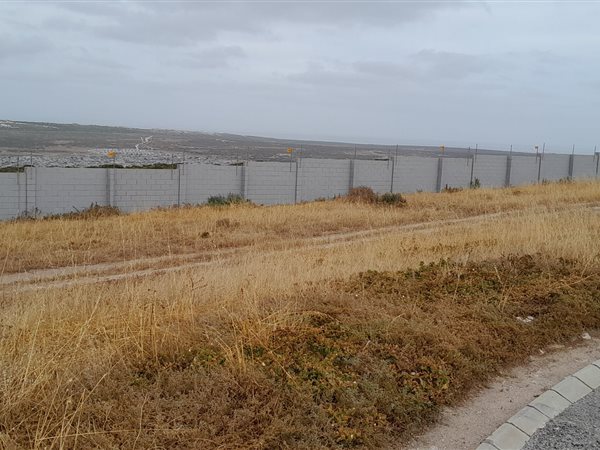 890 m² Land available in Saldanha