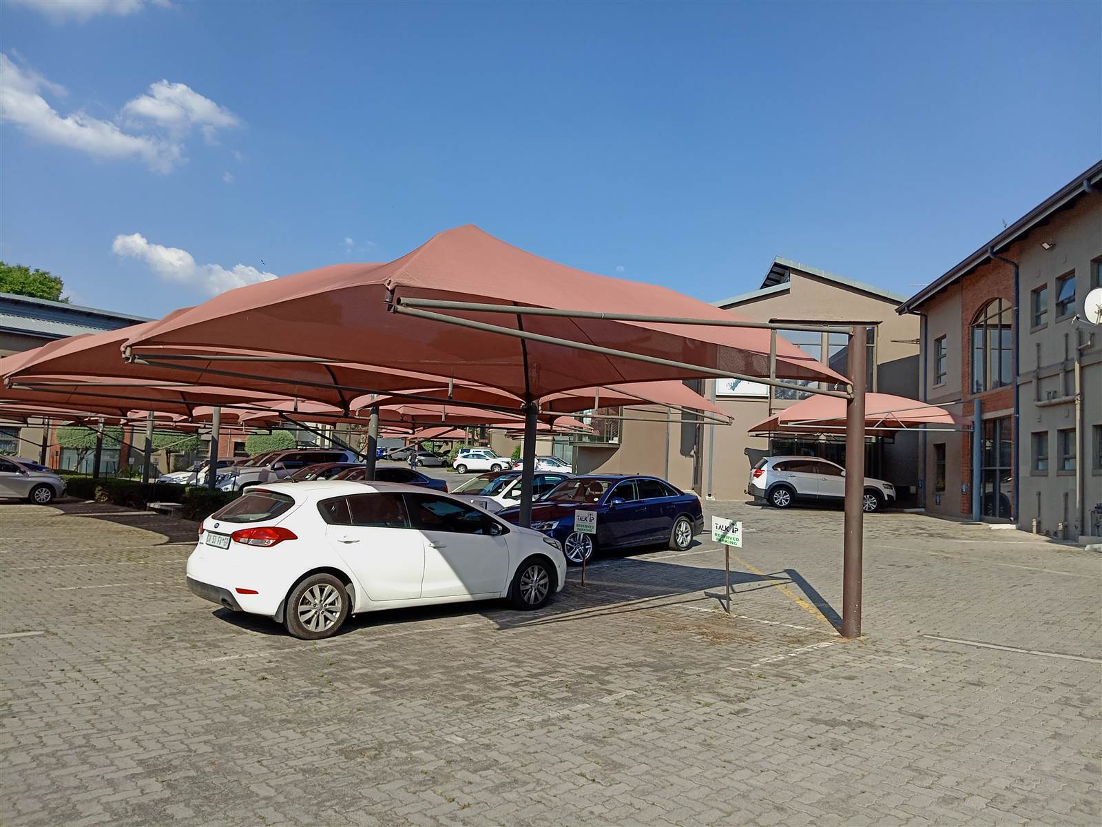 126  m² Commercial space in Randpark photo number 14