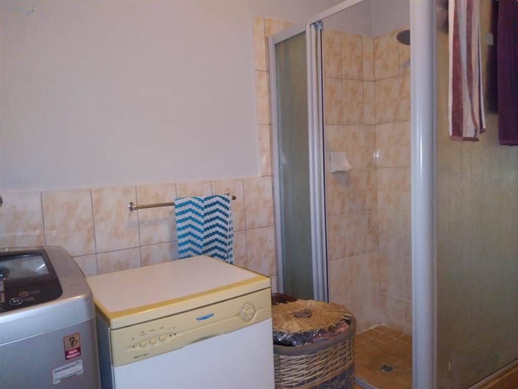 2 Bed Apartment in Potchefstroom Central photo number 18