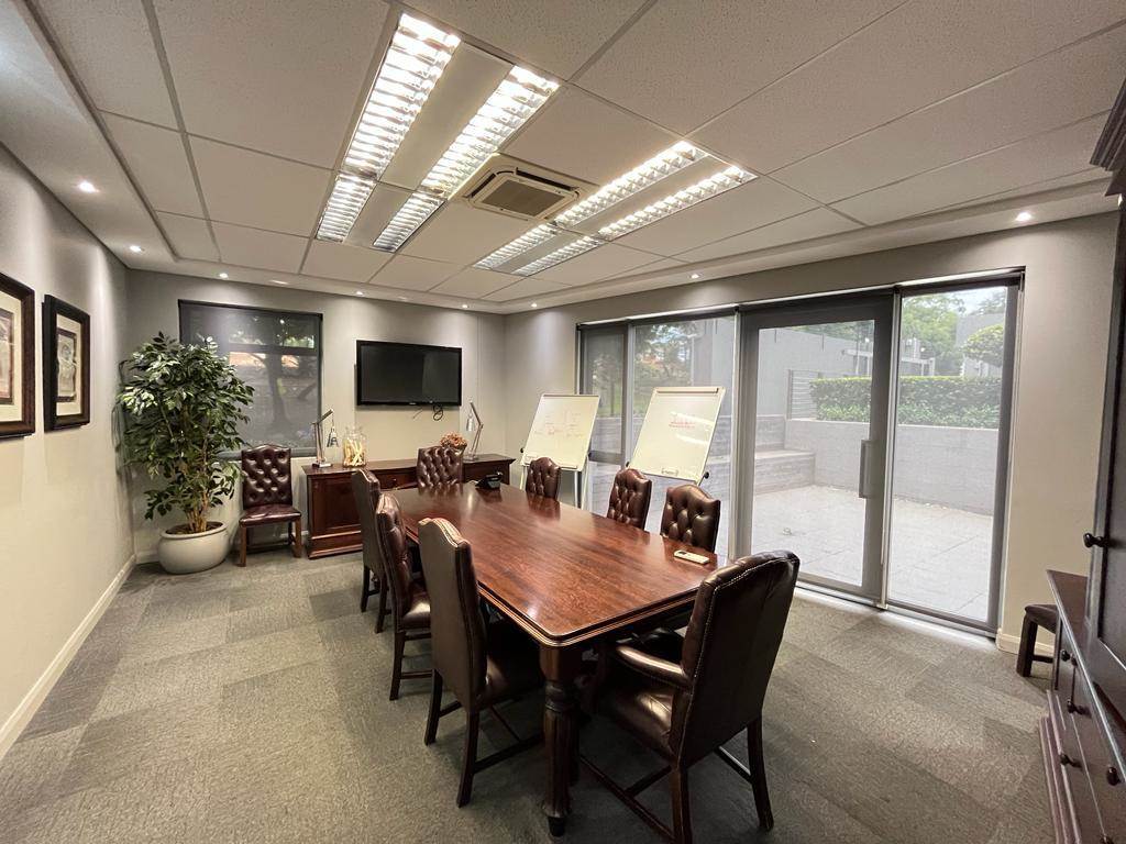 238  m² Commercial space in Bryanston photo number 14