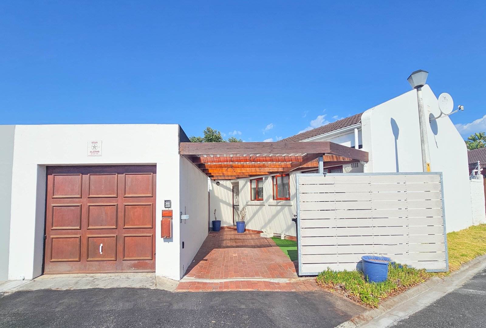 3 Bed House in Tokai photo number 1