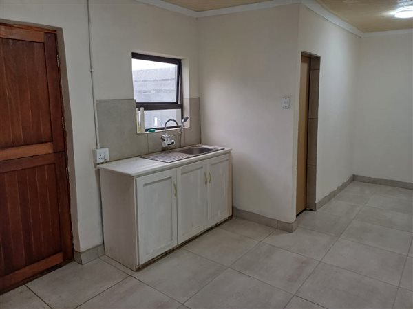 1 Bed Apartment in Glenlily
