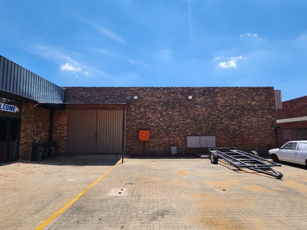 350  m² Industrial space in Pretoria North