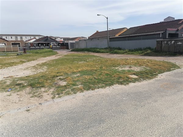 825 m² Land available in Eersterivier