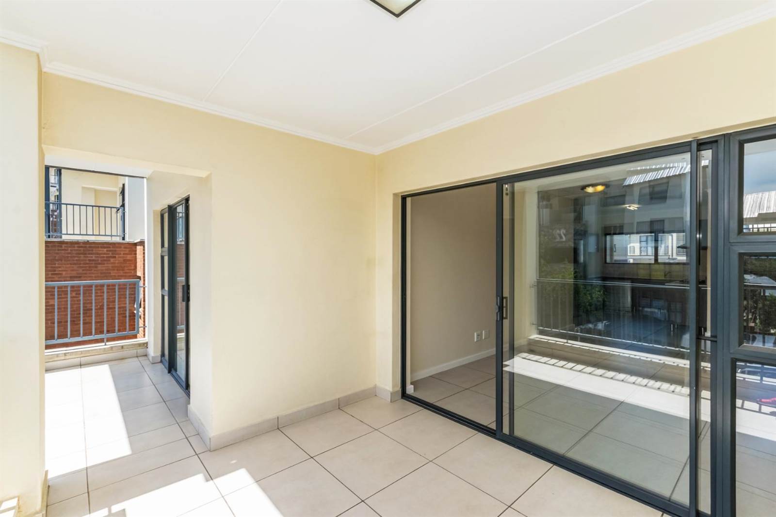 2 Bed Apartment in Kyalami Hills photo number 13
