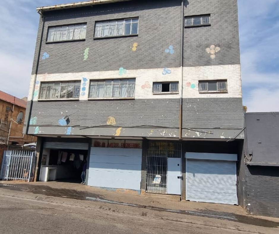 744  m² Commercial space in Jeppestown photo number 1