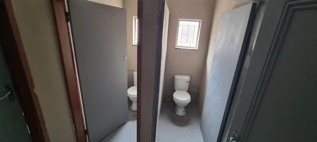 744  m² Commercial space in Jeppestown photo number 12
