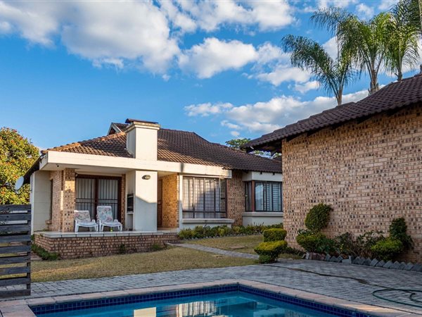 3 Bedroom Townhouse 3 Bedroom Townhouse