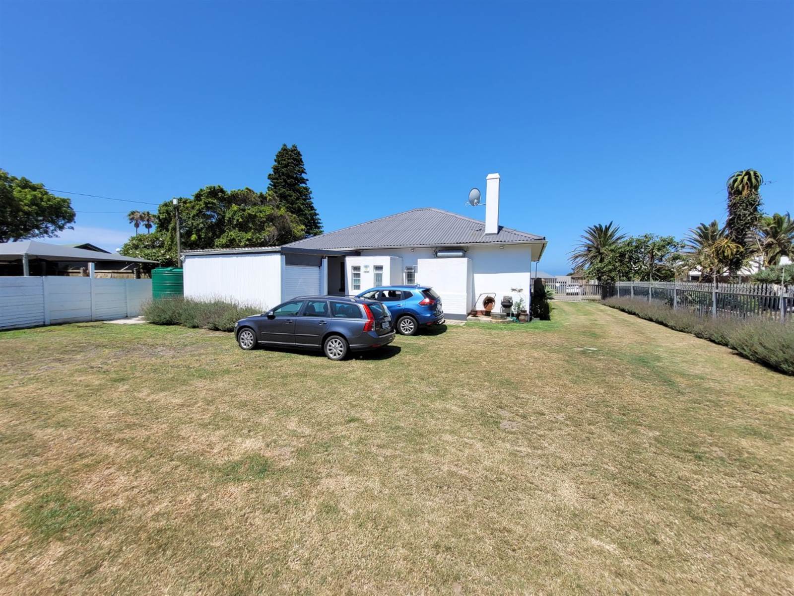 4 Bed House in Jeffreys Bay photo number 29