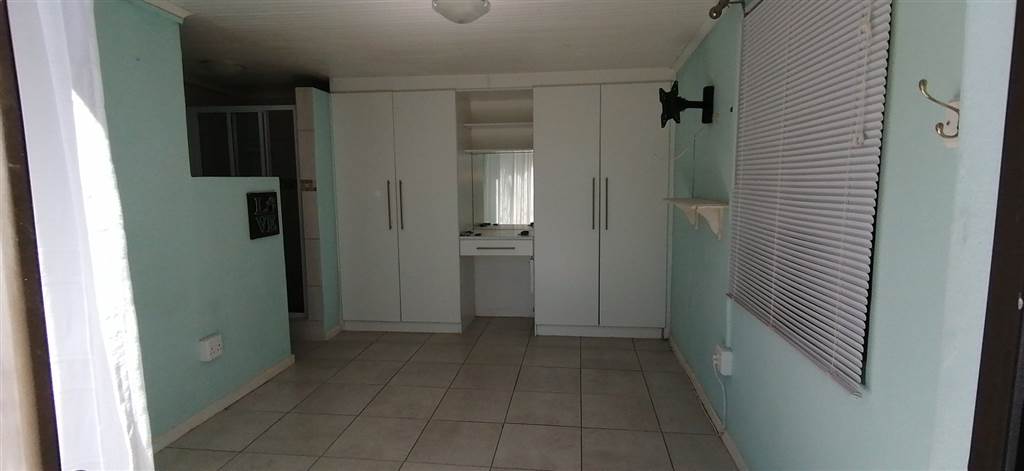 4 Bed House in Bothasrus photo number 30