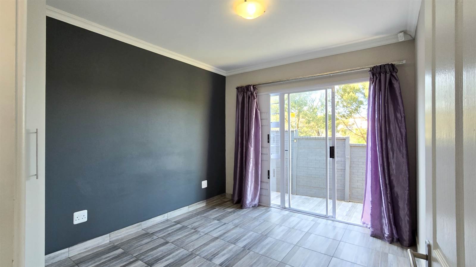 2 Bed Townhouse in Nahoon Valley Park photo number 13