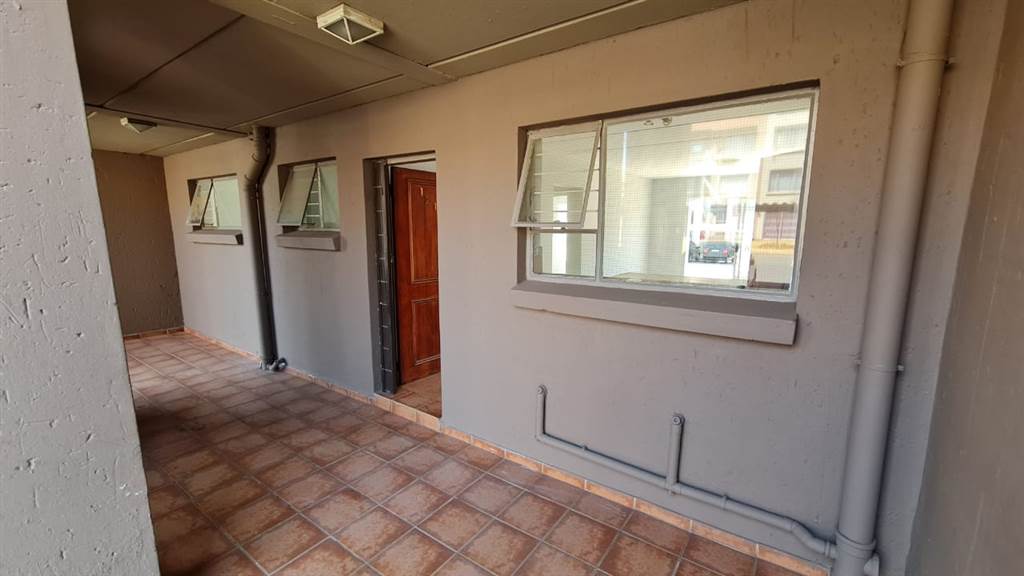 2 Bed Townhouse in Benoni CBD photo number 2