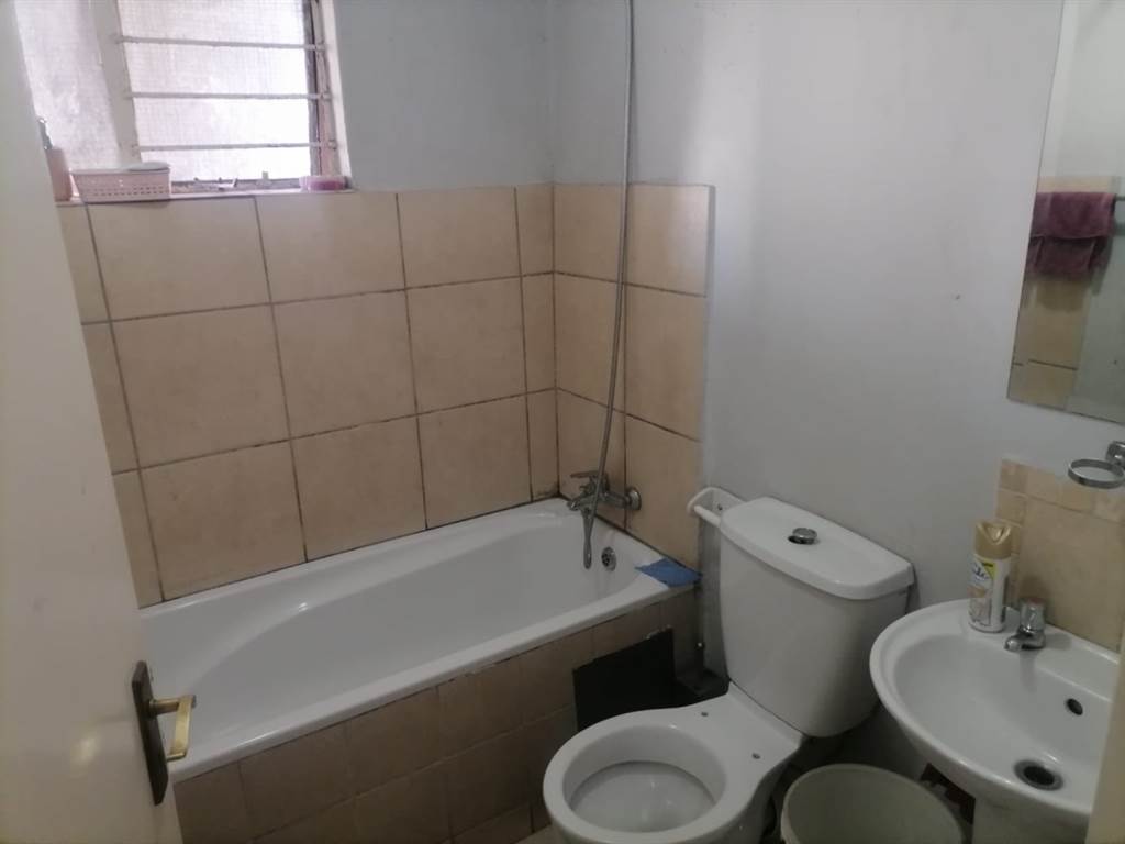 2 Bed Townhouse in Benoni CBD photo number 4