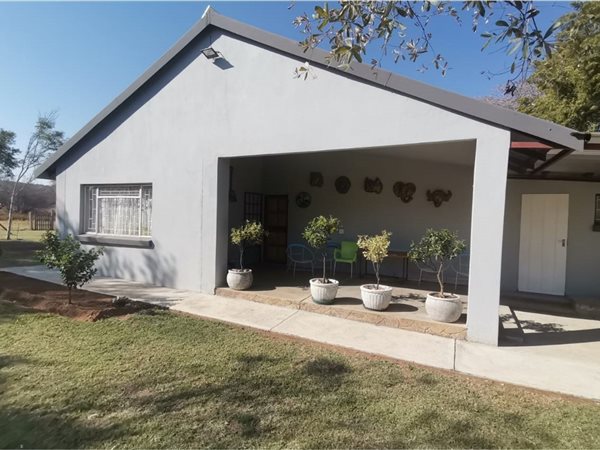 1.1 ha Smallholding 1.1 ha Smallholding