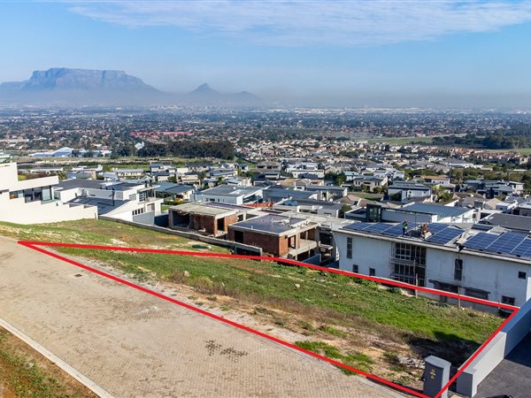 996 m² Land available in Baronetcy Estate