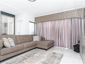 3 Bed Apartment in The Polofields