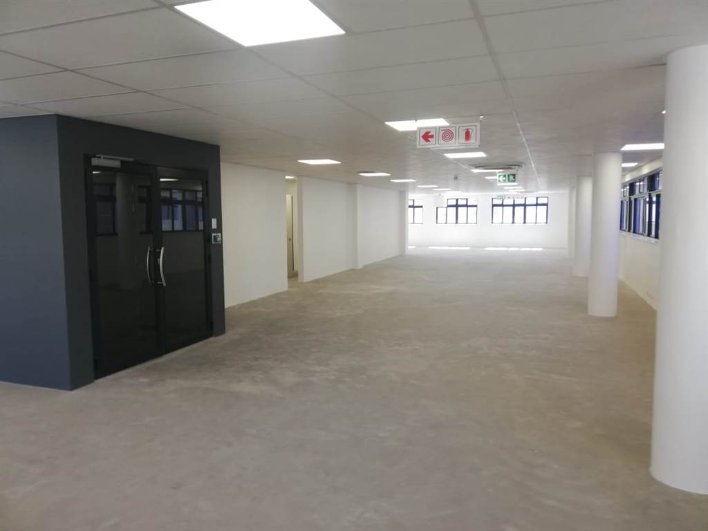 335  m² Office Space in Cape Town City Centre photo number 9