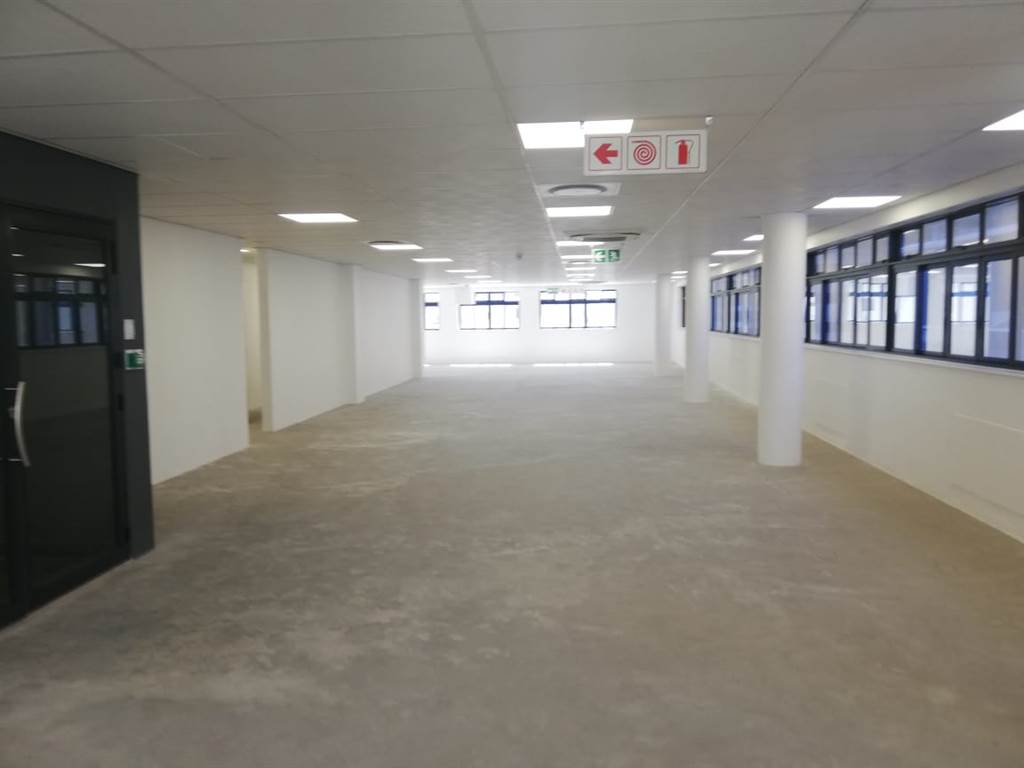 335  m² Office Space in Cape Town City Centre photo number 8