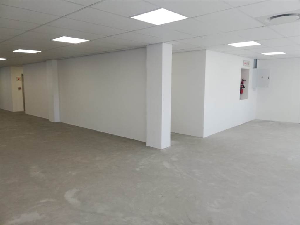 335  m² Office Space in Cape Town City Centre photo number 5
