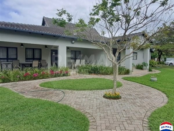 3 Bedroom Townhouse 3 Bedroom Townhouse