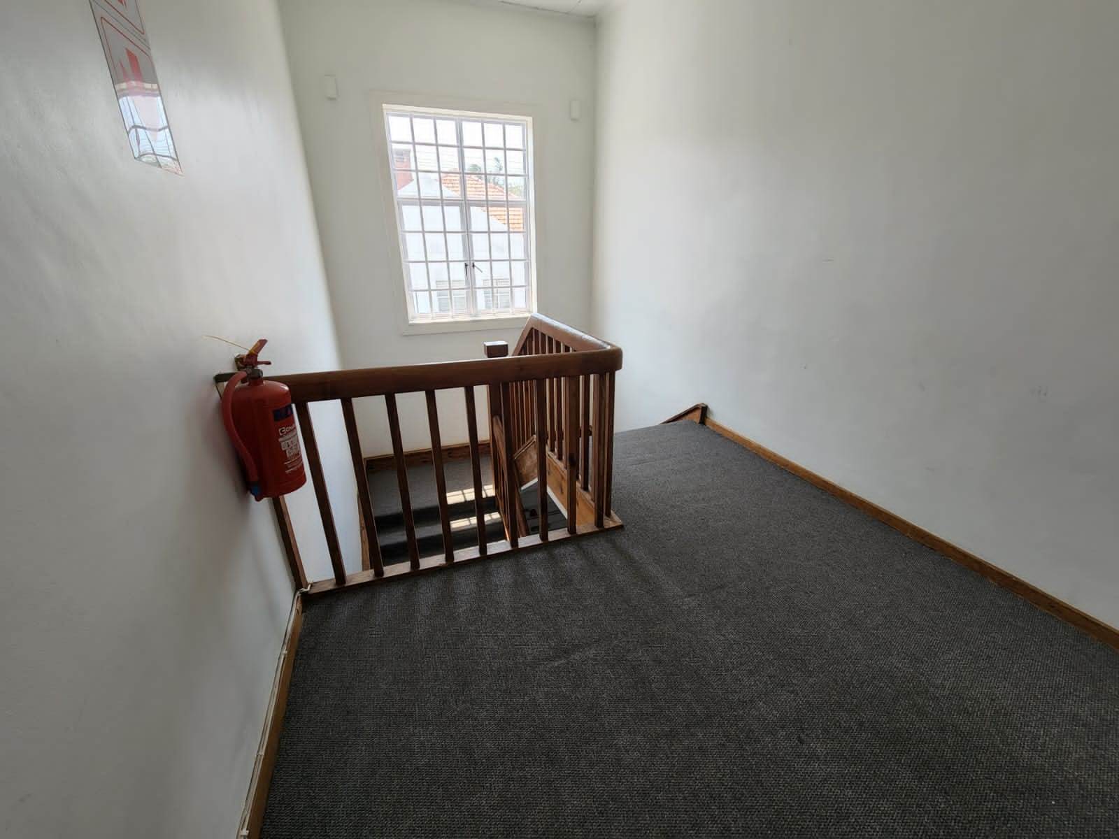 3 Bed Apartment in Essenwood photo number 4