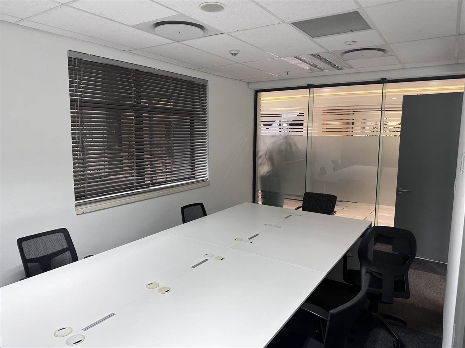 10000  m² Office Space in Menlyn photo number 2
