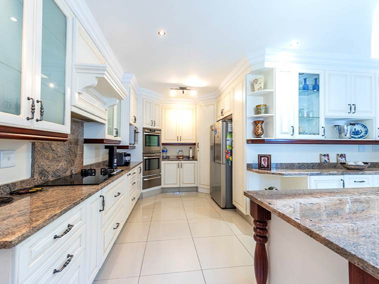 6 Bed House in Bryanston photo number 6