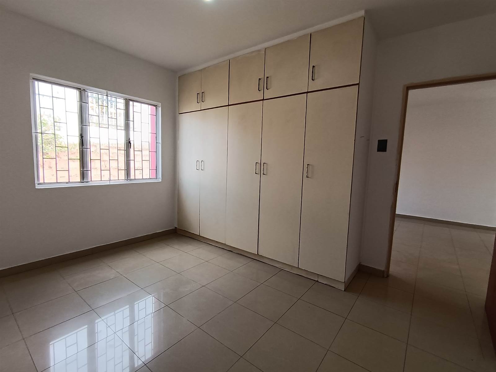 2 Bed Apartment in Newlands East photo number 7