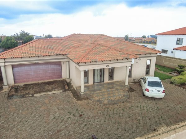 3 Bedroom House 3 Bedroom House