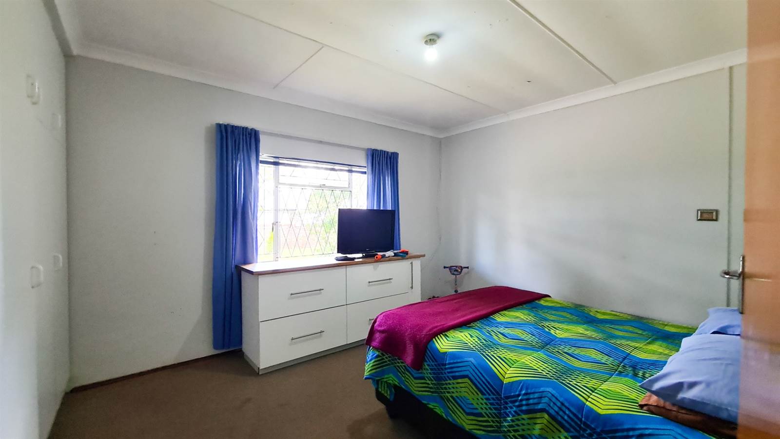 4 Bed House in Beacon Bay photo number 19