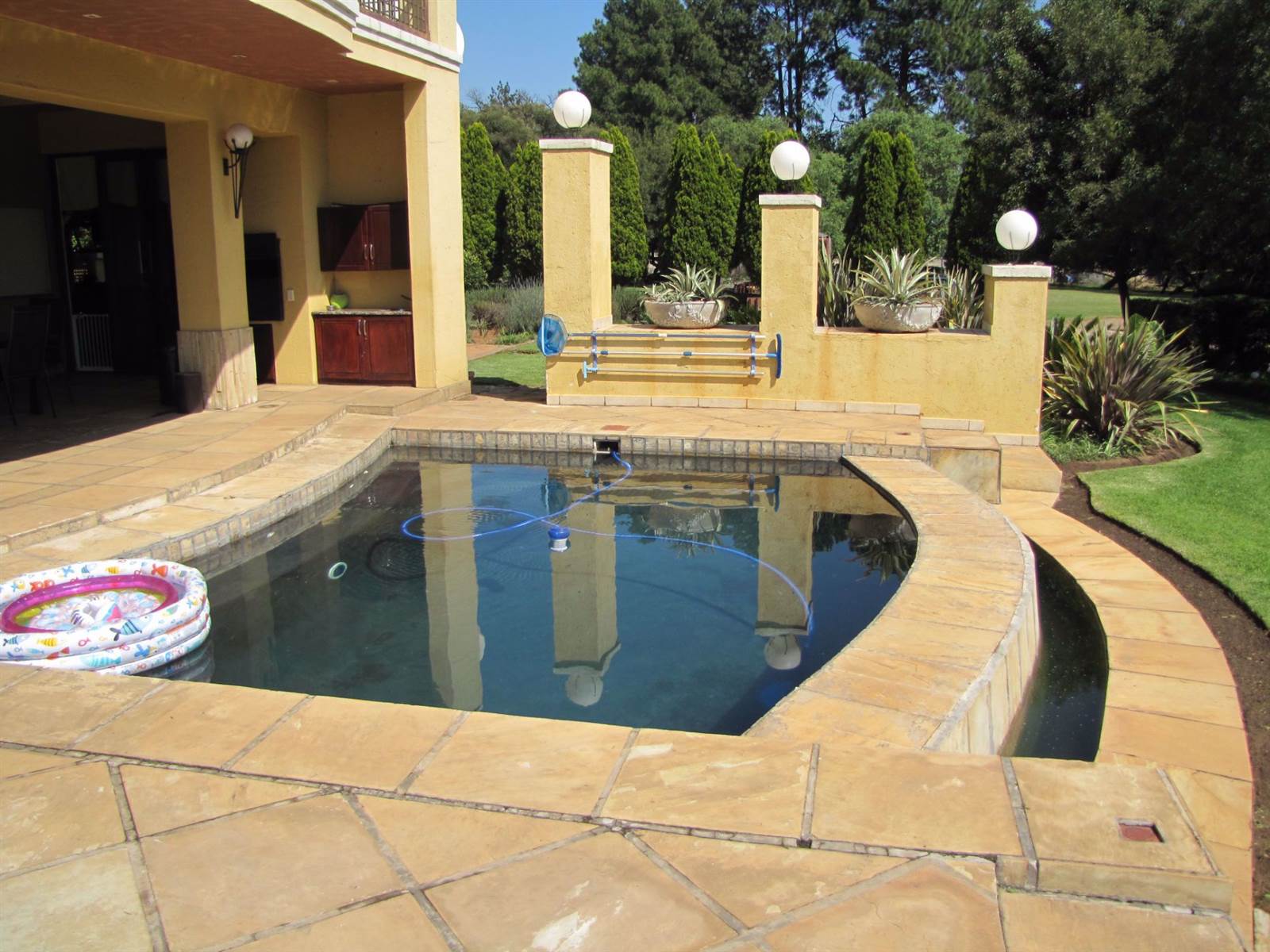 6 Bed House in Bronkhorstspruit photo number 8