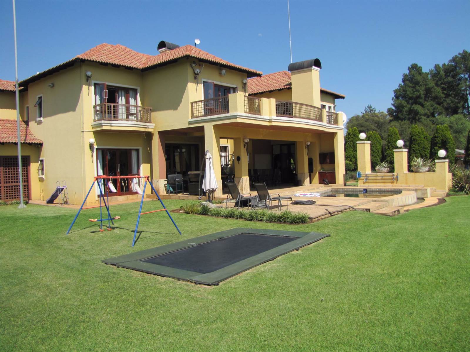 6 Bed House in Bronkhorstspruit photo number 2