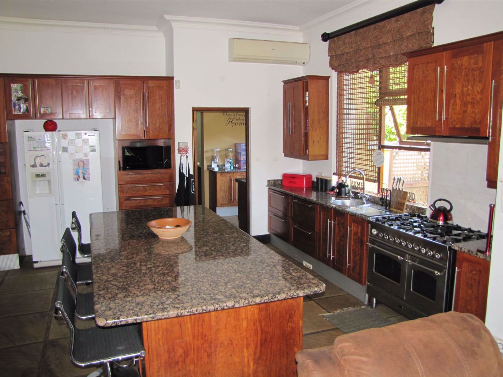 6 Bed House in Bronkhorstspruit photo number 9