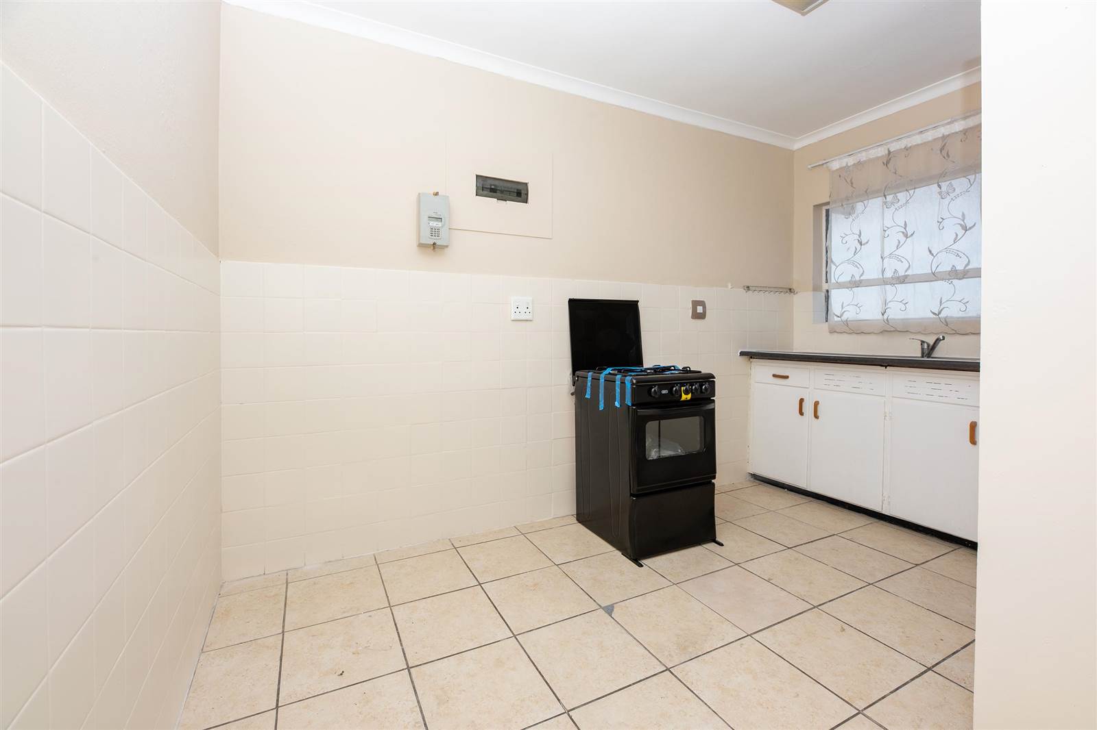3 Bed Apartment in Parow Valley photo number 5