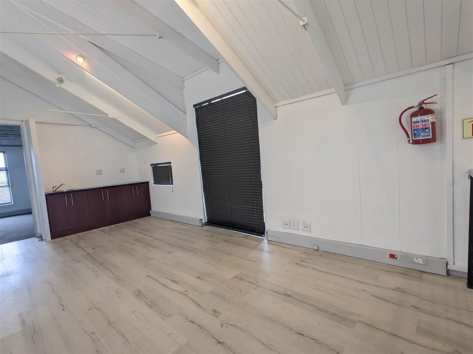 183  m² Commercial space in N1 City photo number 8