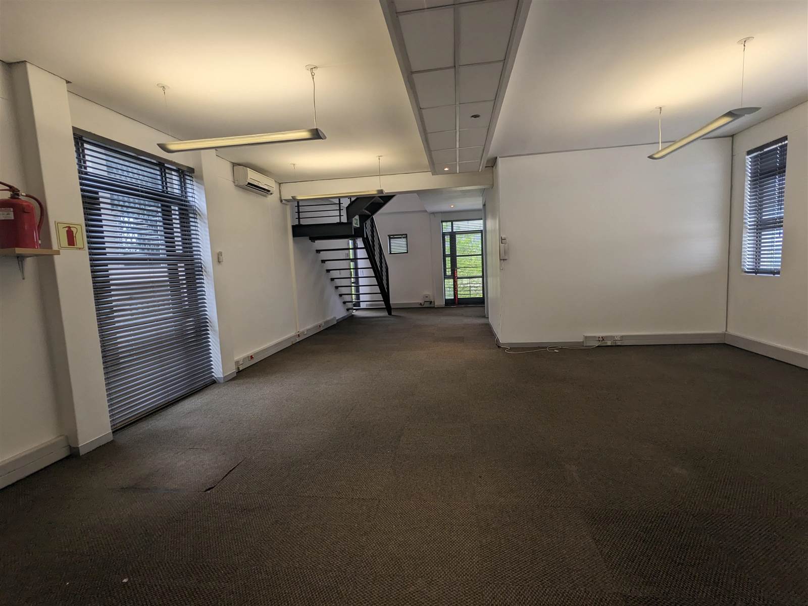 183  m² Commercial space in N1 City photo number 9