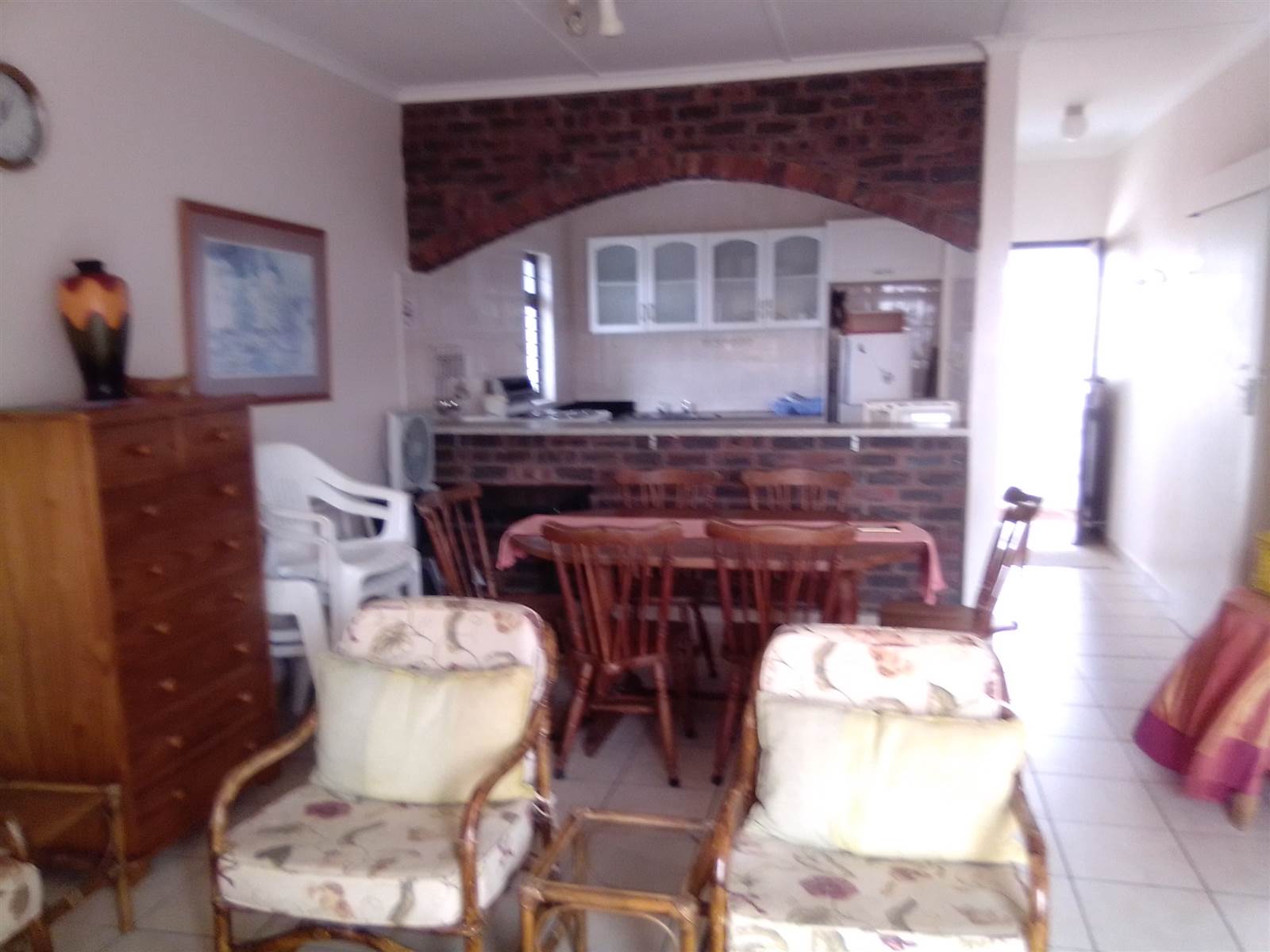 2 Bed Flat in Uvongo photo number 10