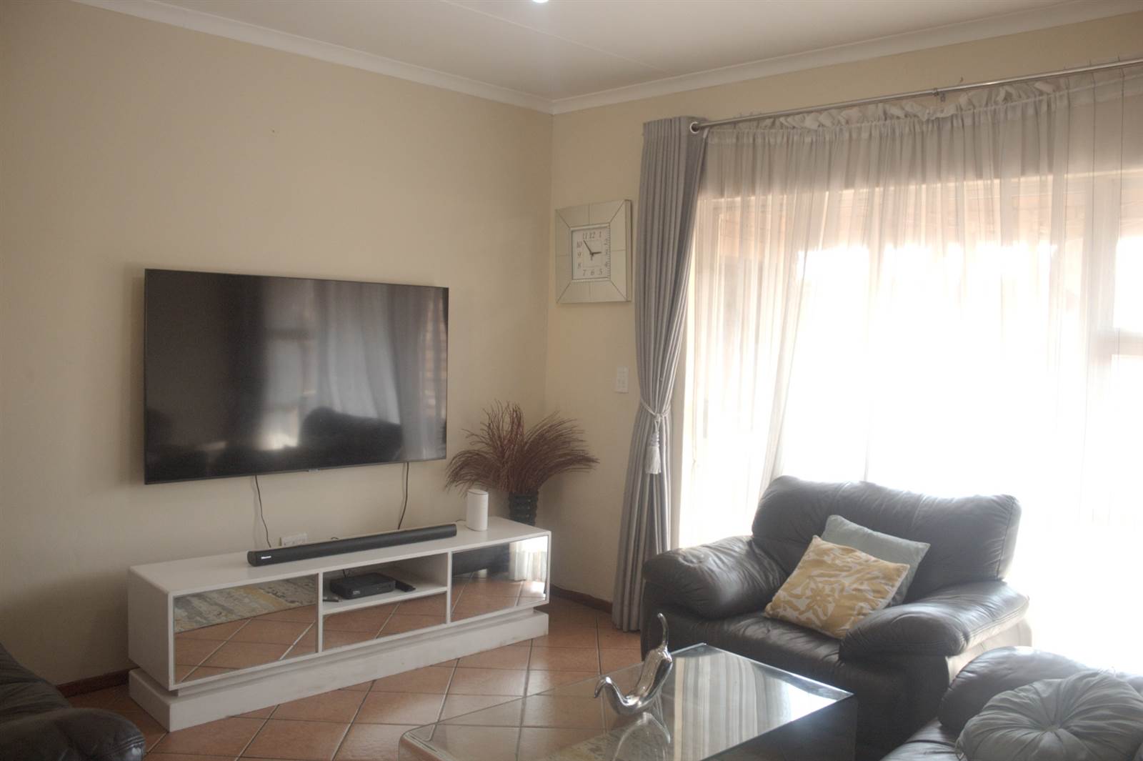 2 Bed Apartment in Terenure photo number 8
