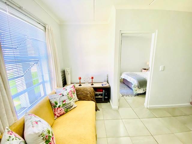 1 Bed Apartment in Klein Parys photo number 5