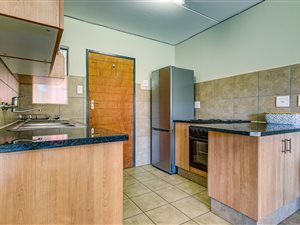 2 Bed Apartment in Robertsham