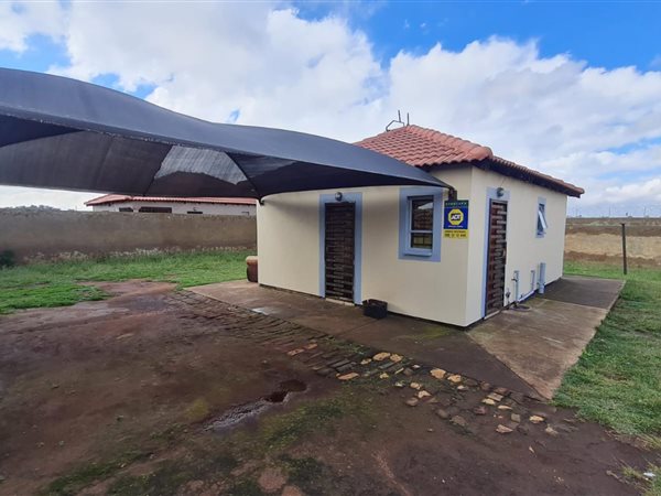 2 Bedroom House 2 Bedroom House