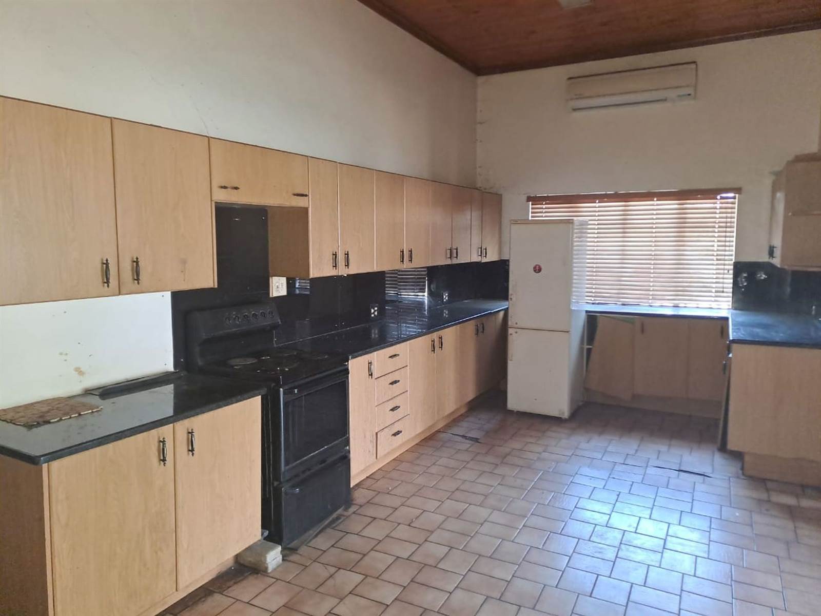 5 Bed House in Kroonstad photo number 4