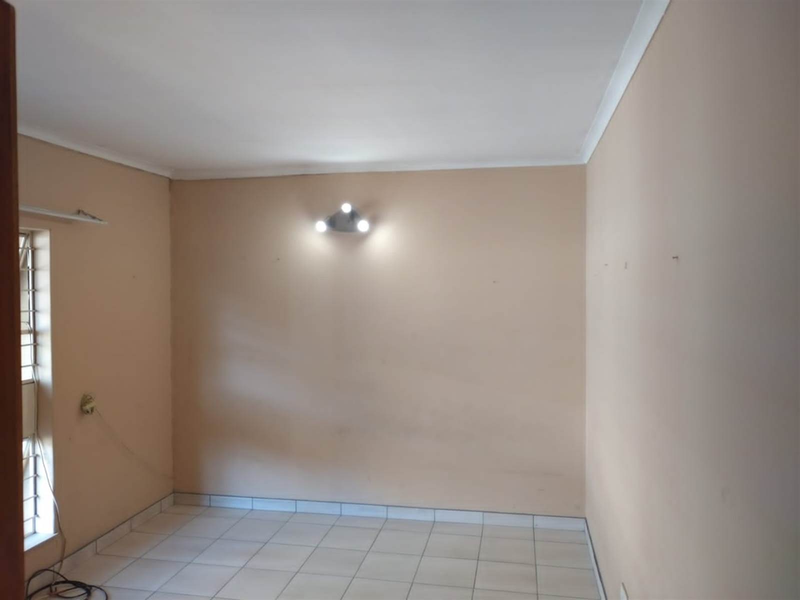 2 Bed Townhouse in Erasmus photo number 8